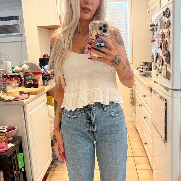 White ruffle spaghetti strap top - Picture 2 of 6